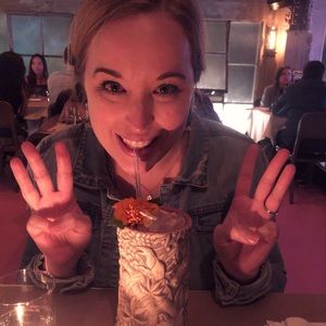 Meet your Posher, Elizabeth